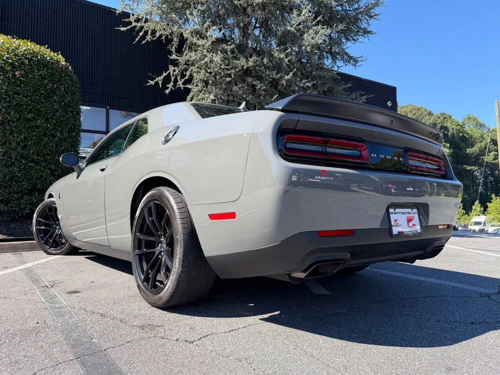 Dodge Challenger photo 20