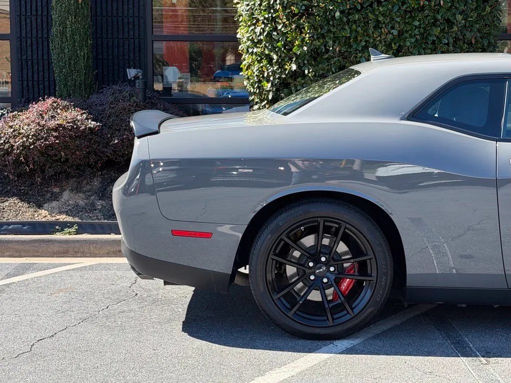 Dodge Challenger photo 22
