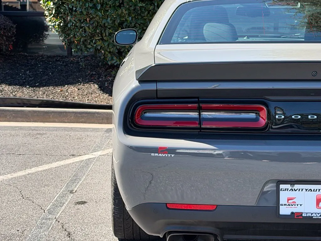 Dodge Challenger photo 15