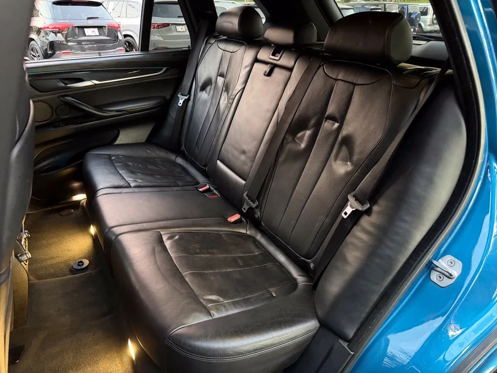 BMW X5 photo 32