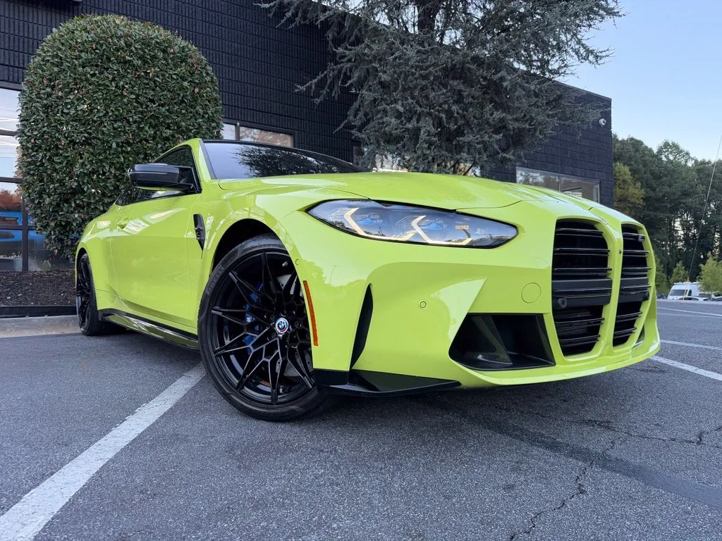 BMW M4 photo 8