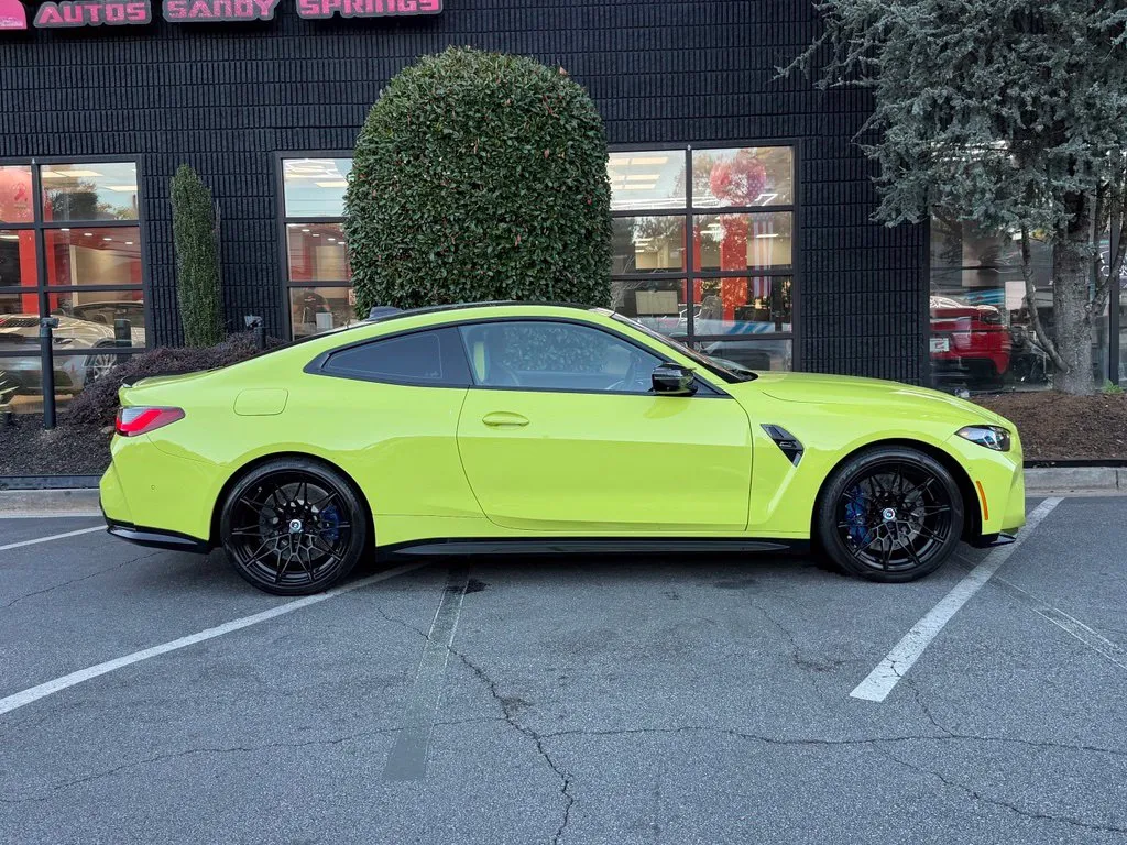 BMW M4 photo 21