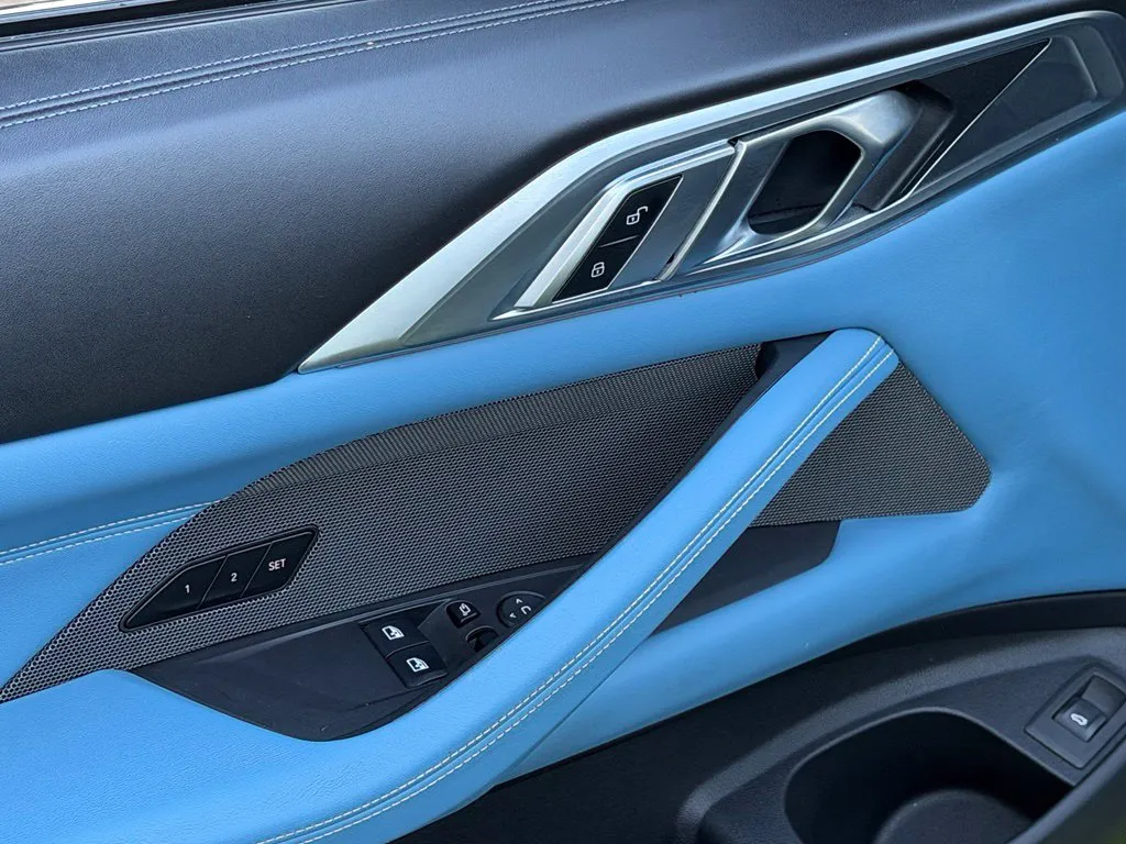 BMW M4 photo 30