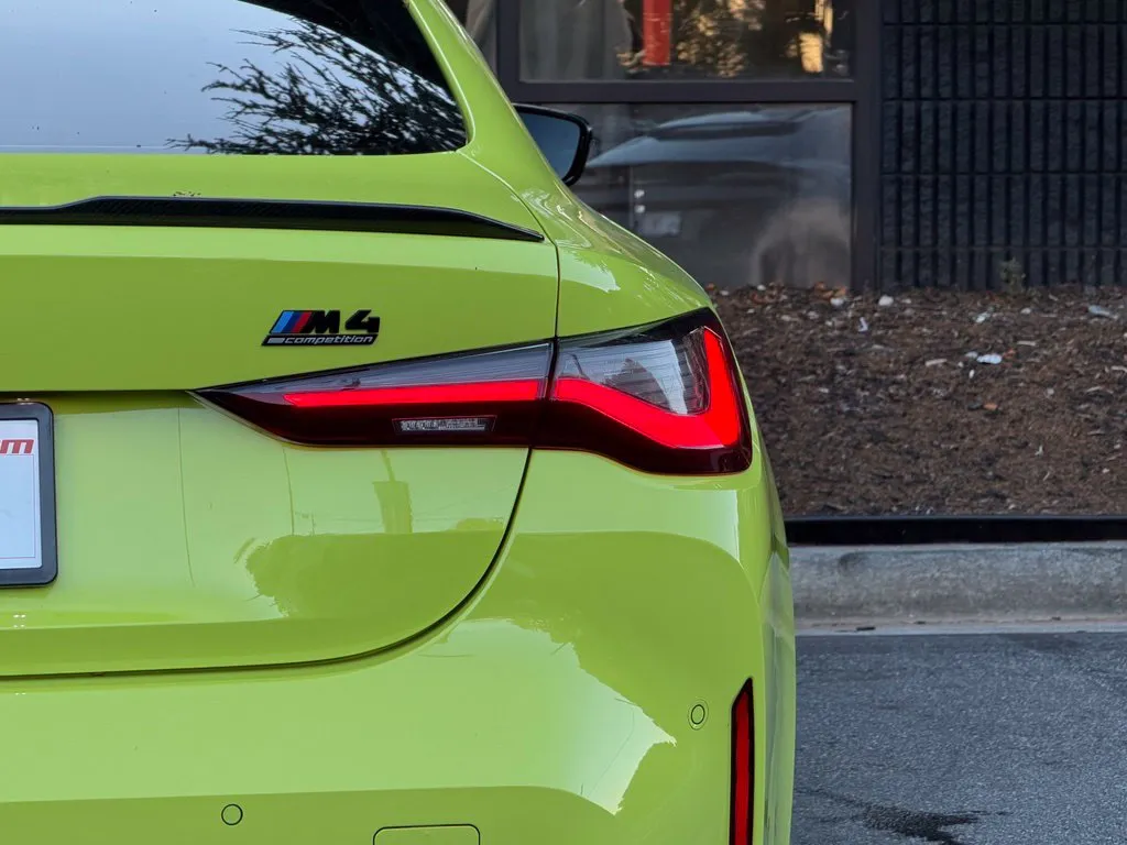 BMW M4 photo 16