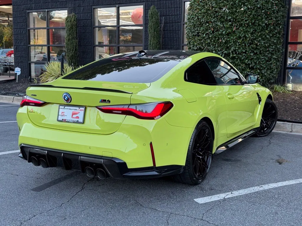 BMW M4 photo 12