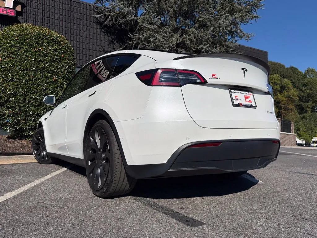 Tesla Model Y photo 20