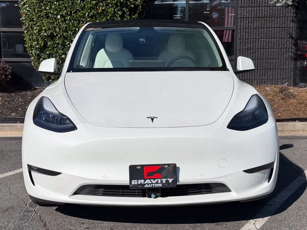 Tesla Model Y photo 3
