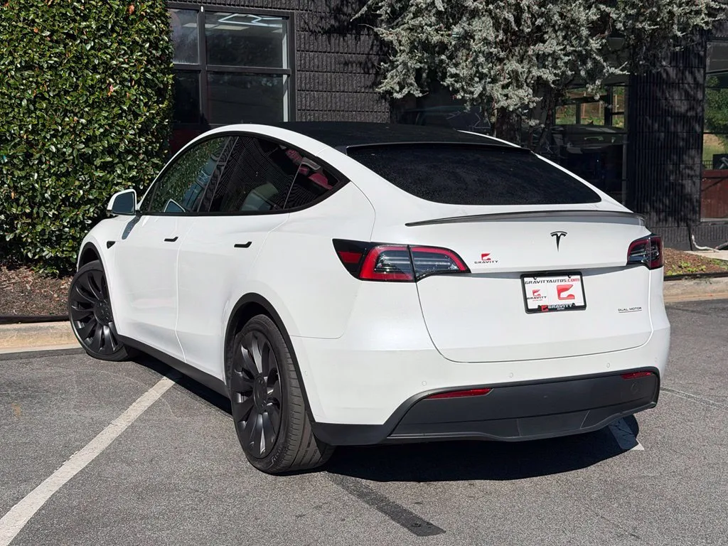 Tesla Model Y photo 19