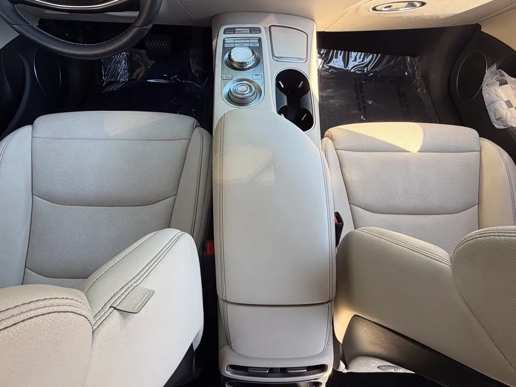 Genesis GV70 photo 50