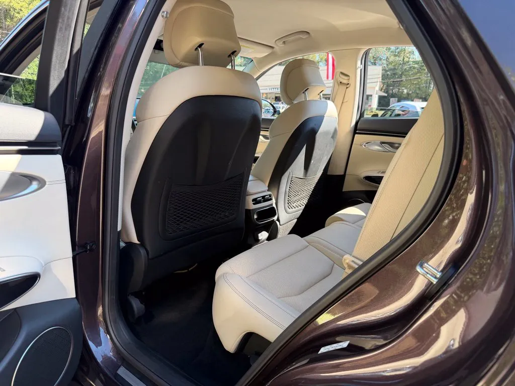 Genesis GV70 photo 31