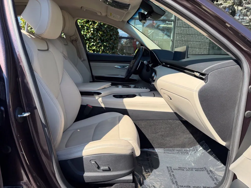 Genesis GV70 photo 34