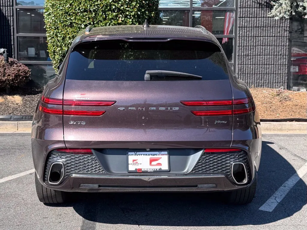 Genesis GV70 photo 14