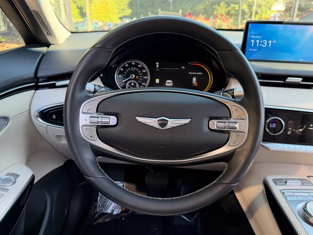 Genesis GV70 photo 44