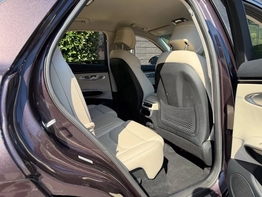 Genesis GV70 photo 39