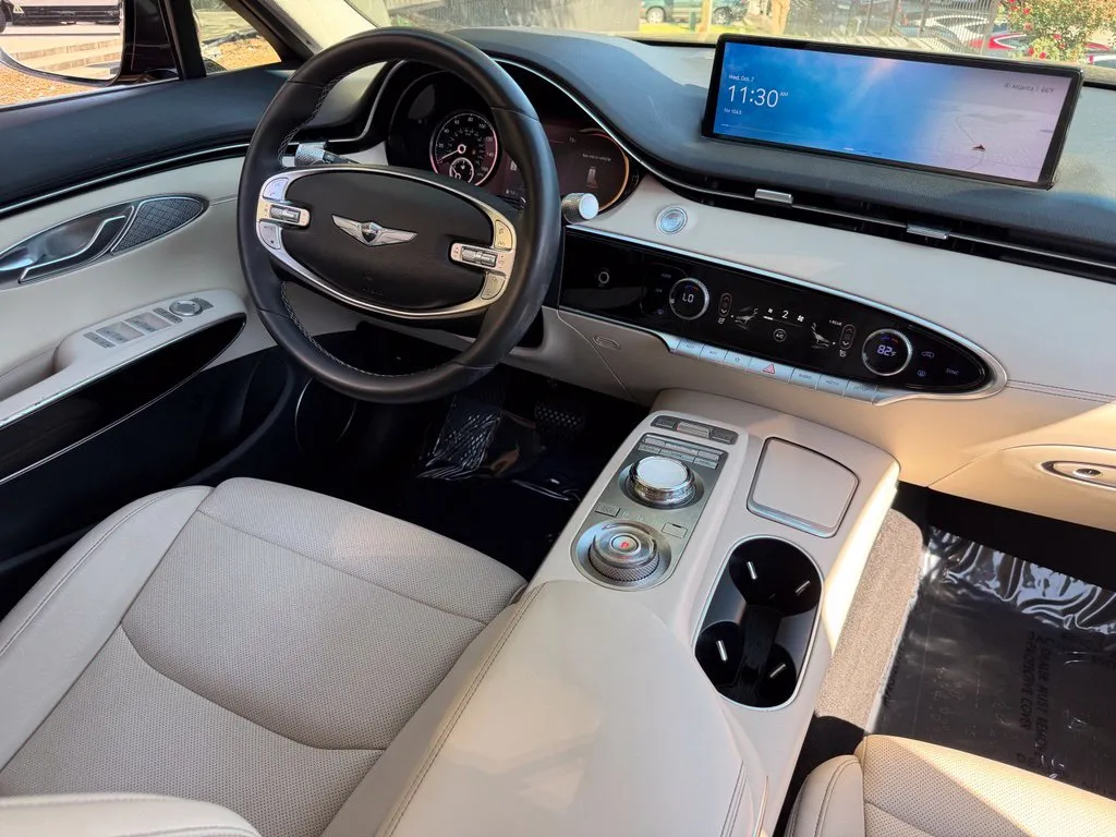 Genesis GV70 photo 42