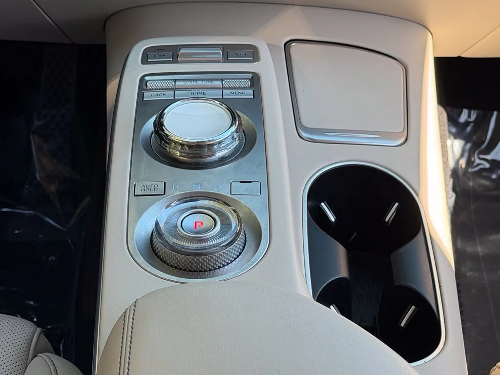 Genesis GV70 photo 49