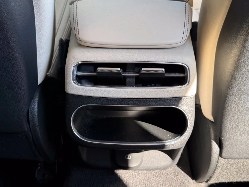 Genesis GV70 photo 52