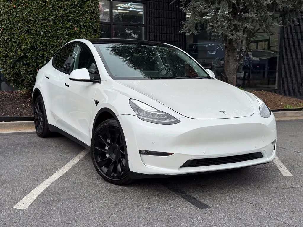 Tesla Model Y photo 7