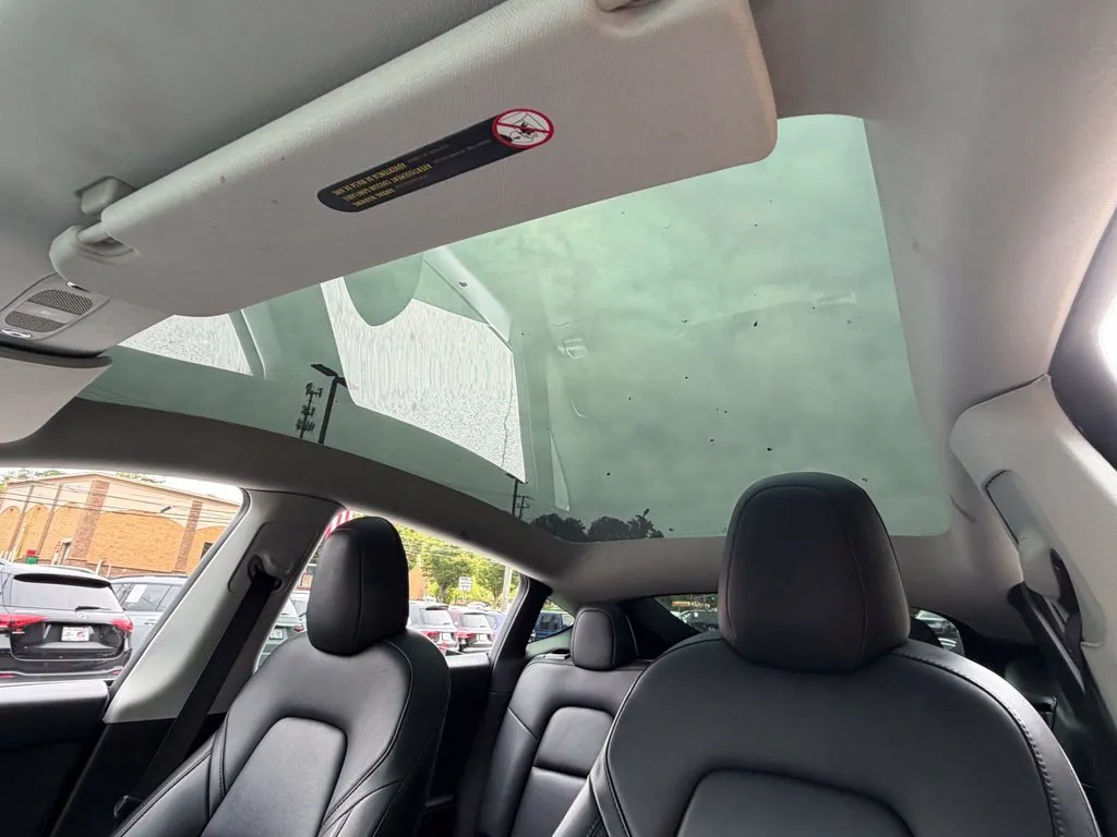 Tesla Model Y photo 49