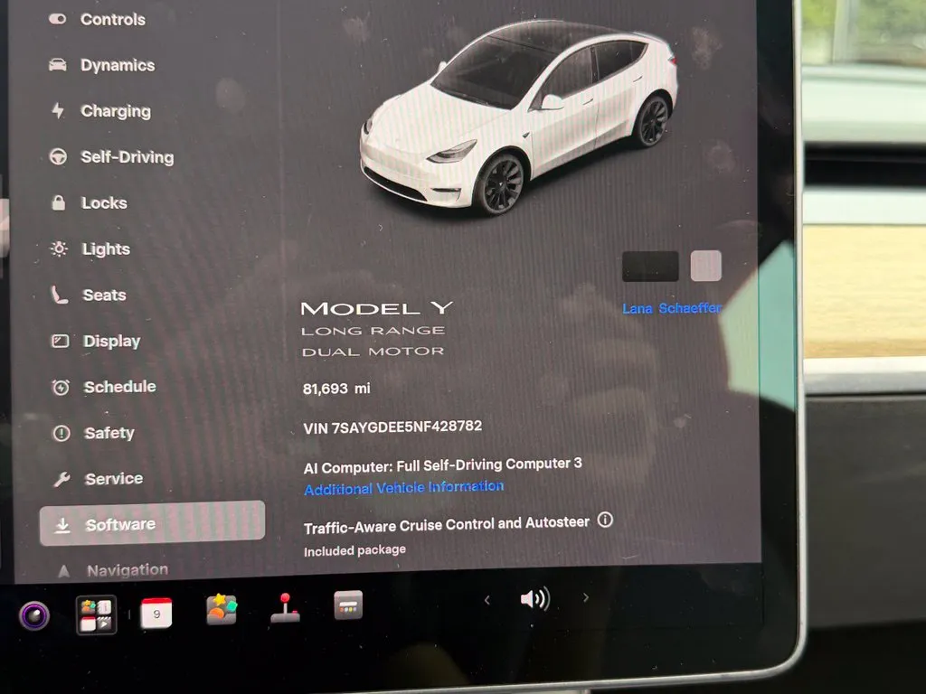 Tesla Model Y photo 51