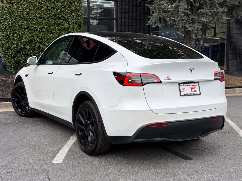 Tesla Model Y photo 19