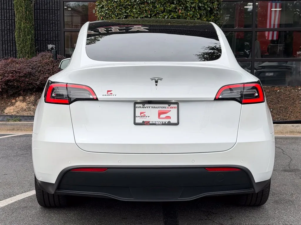 Tesla Model Y photo 14
