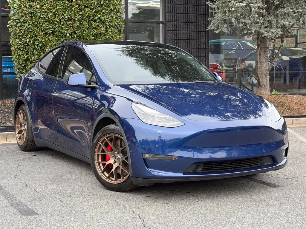 Tesla Model Y photo 7