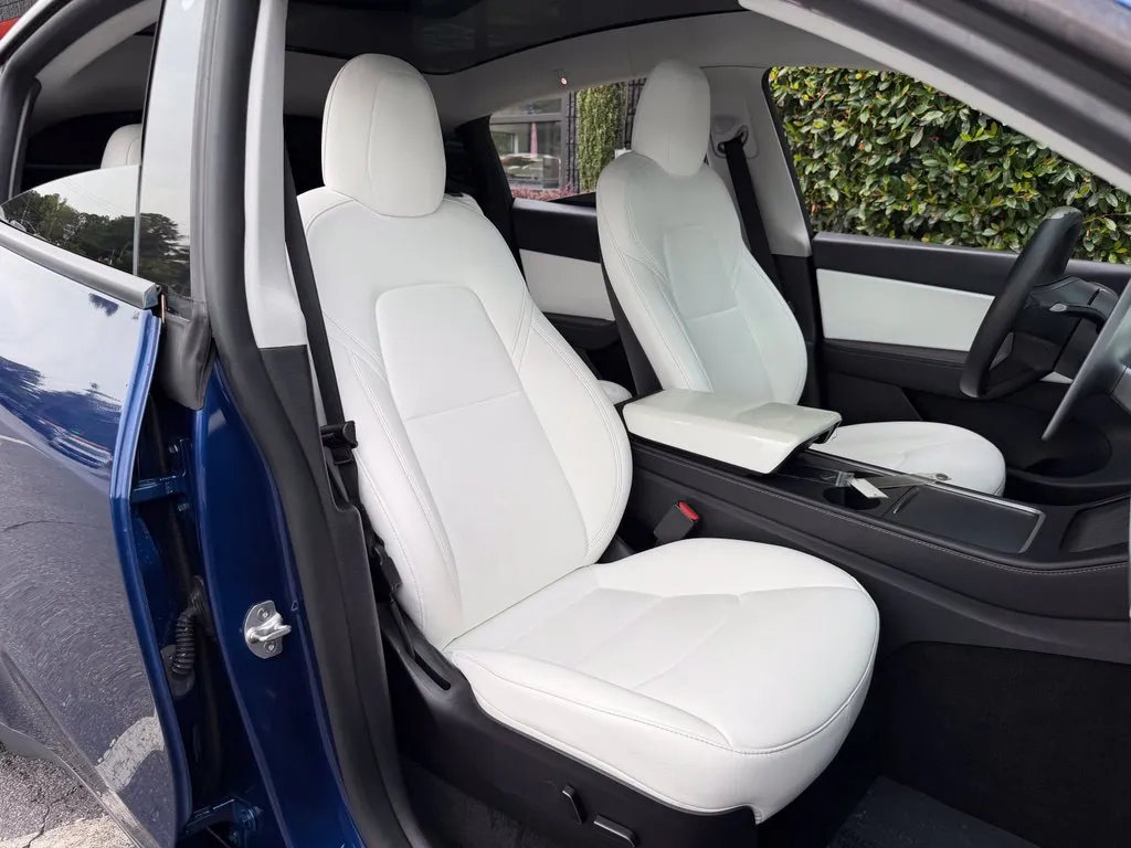 Tesla Model Y photo 34