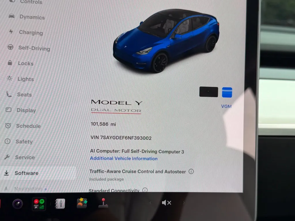 Tesla Model Y photo 52
