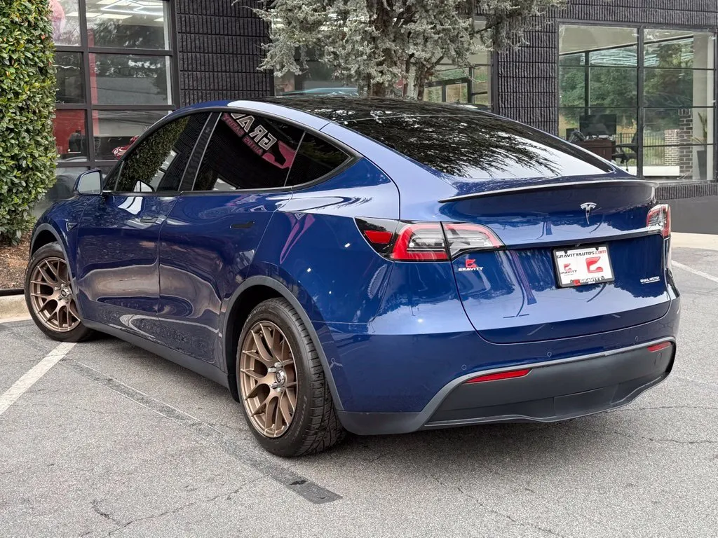Tesla Model Y photo 19