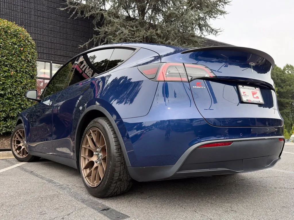 Tesla Model Y photo 20