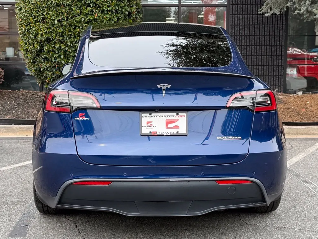 Tesla Model Y photo 14