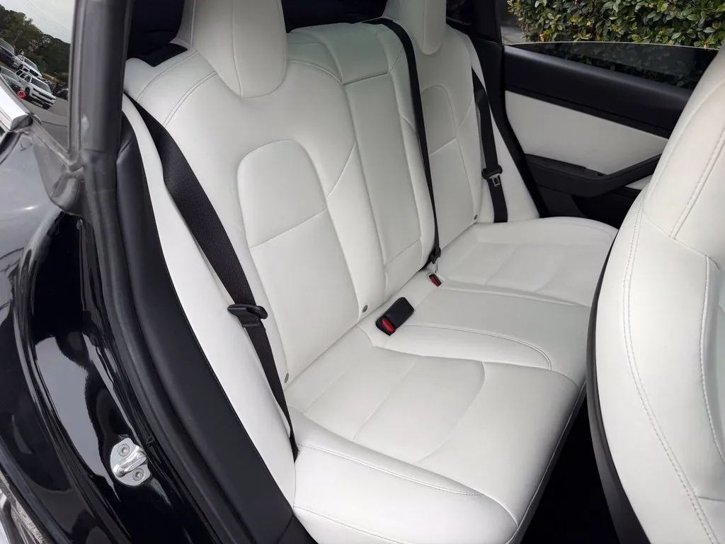 Tesla Model 3 photo 39