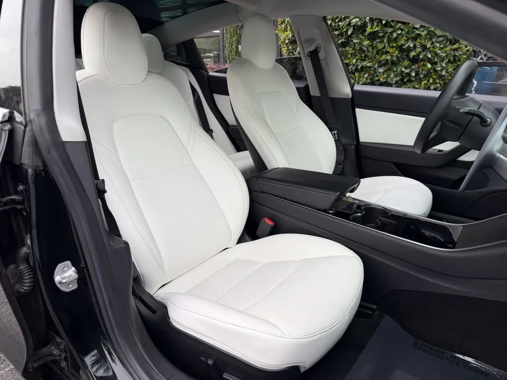 Tesla Model 3 photo 34