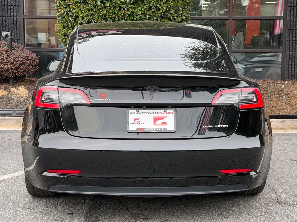 Tesla Model 3 photo 14