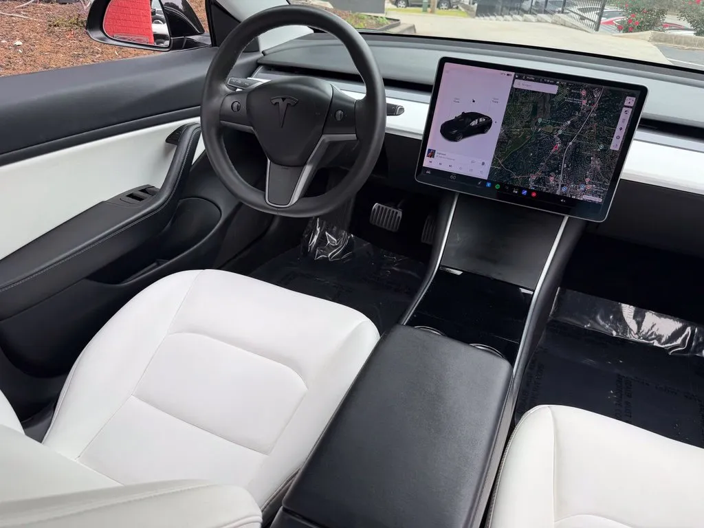 Tesla Model 3 photo 41