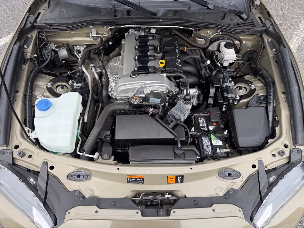 Mazda Miata photo 6