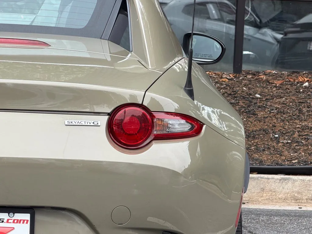Mazda Miata photo 16