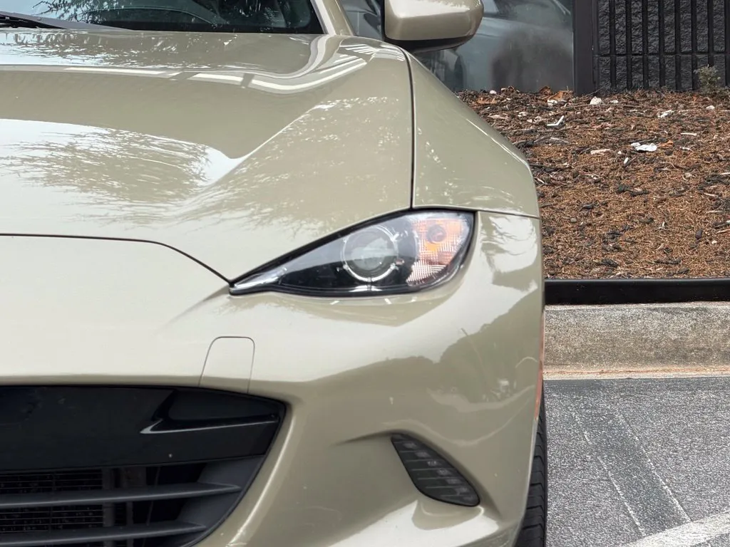 Mazda Miata photo 5