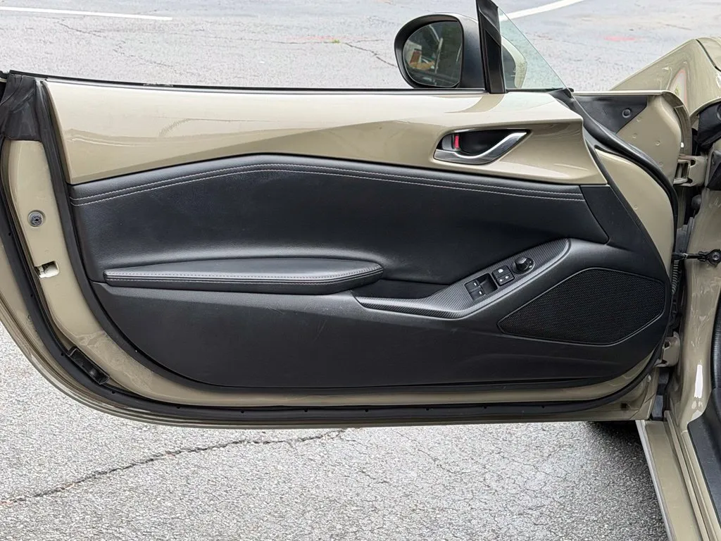 Mazda Miata photo 28
