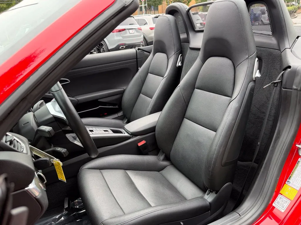 Porsche 718 Boxster photo 26