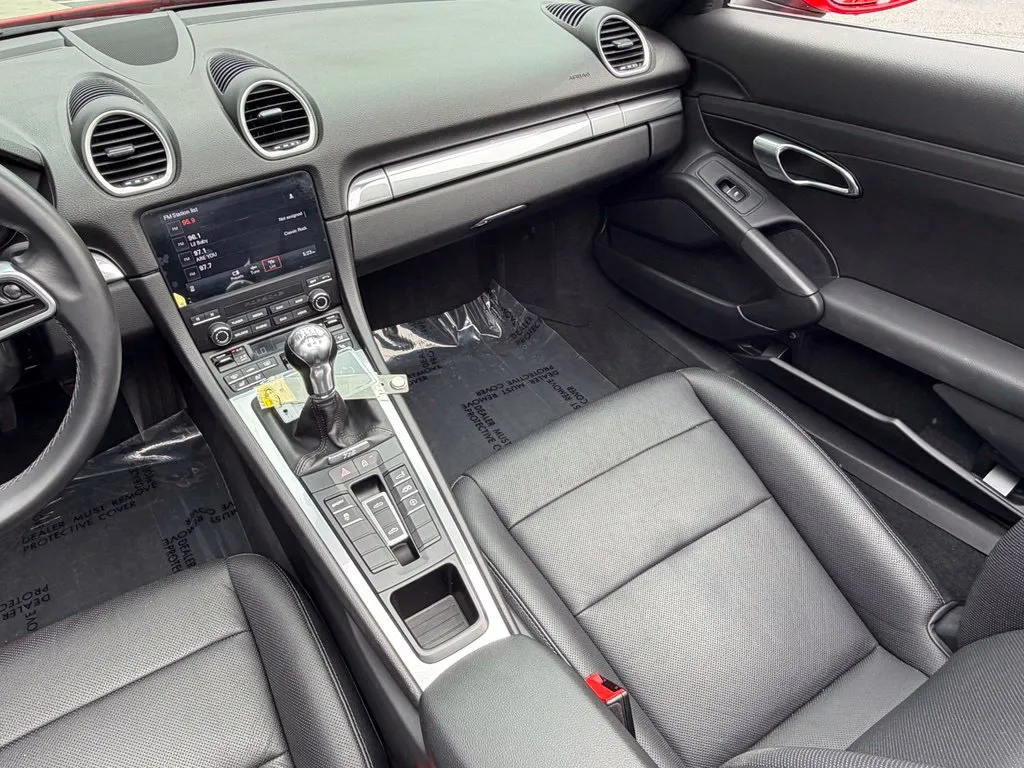 Porsche 718 Boxster photo 38