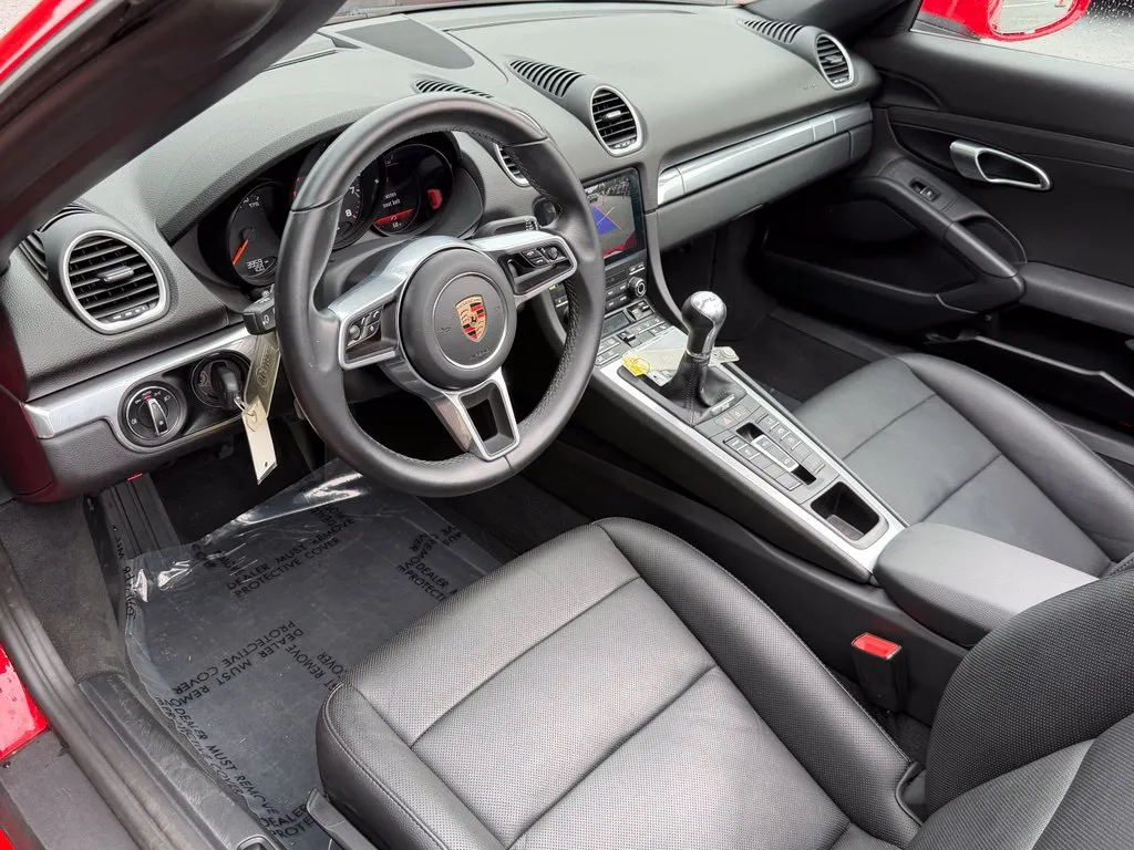 Porsche 718 Boxster photo 24