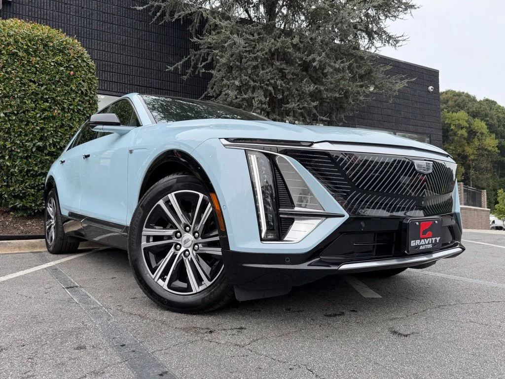 Cadillac Lyriq photo 8