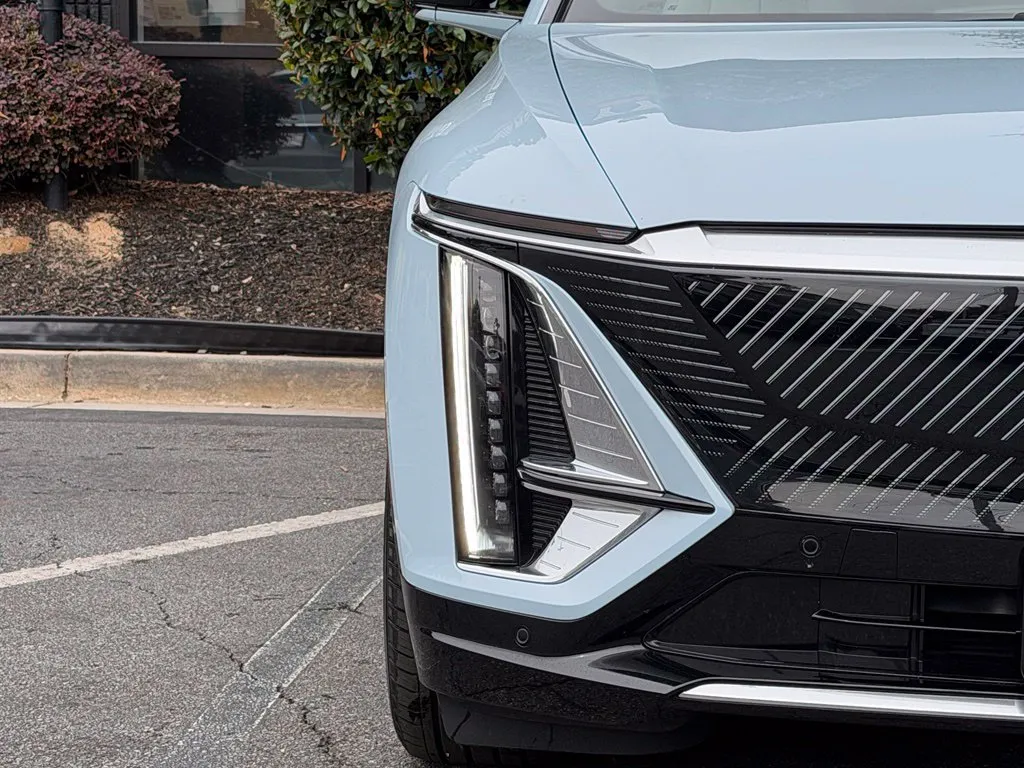 Cadillac Lyriq photo 4