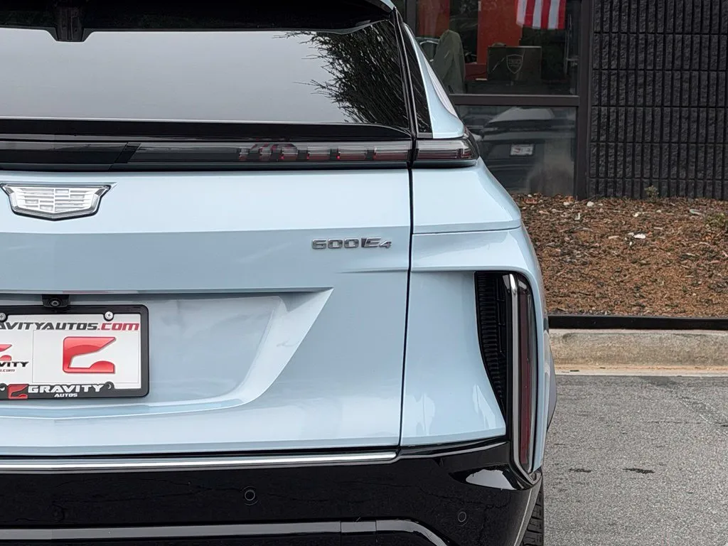 Cadillac Lyriq photo 16