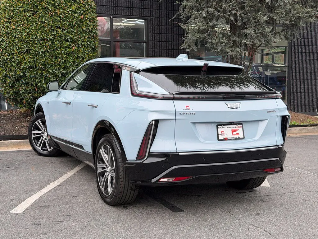 Cadillac Lyriq photo 19