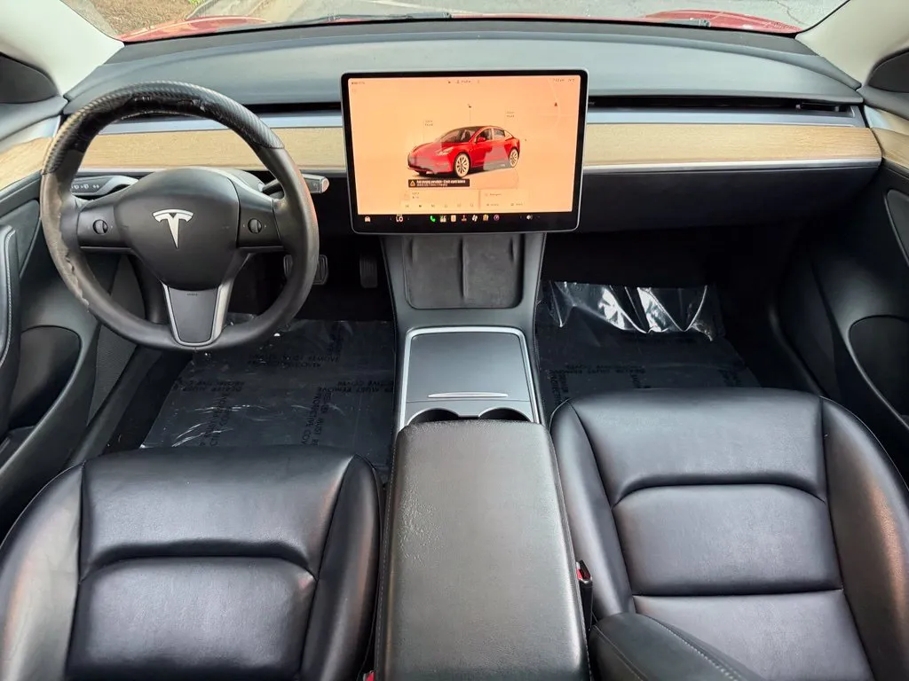 Tesla Model 3 photo 40