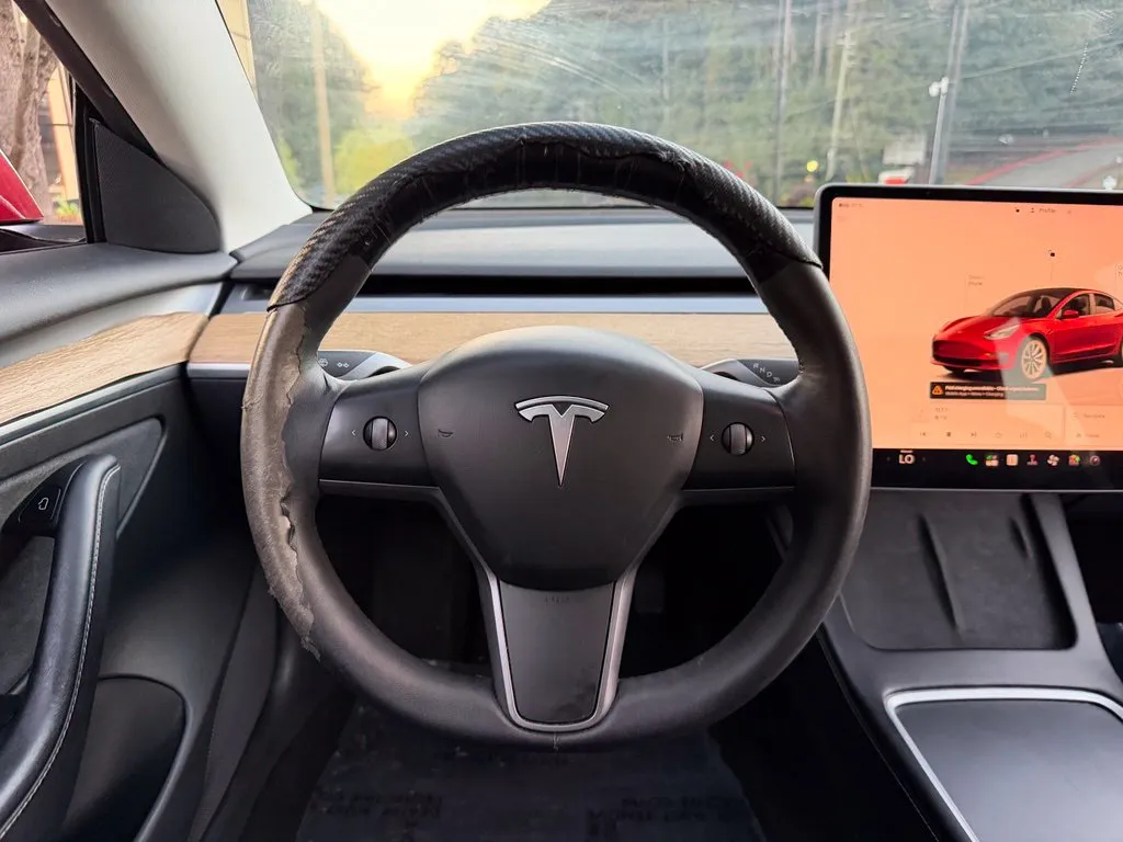 Tesla Model 3 photo 43