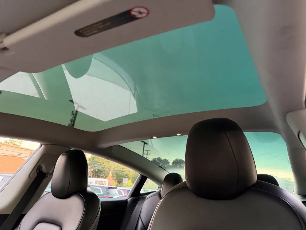 Tesla Model 3 photo 50